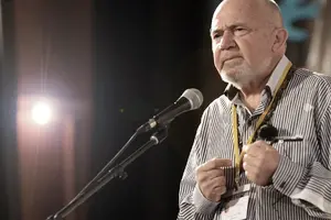  Емил Елмазов